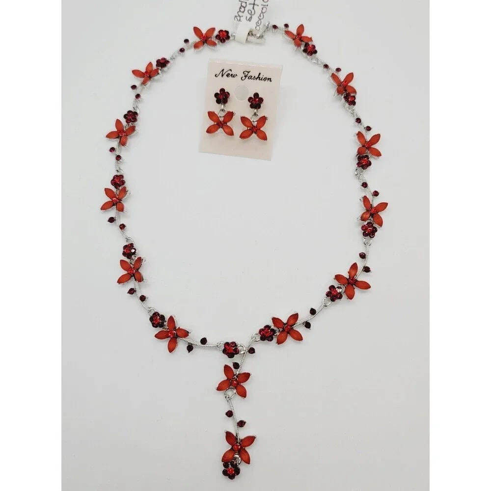 NWT Rhodium plated Cubic Zirconia necklace and earrings set